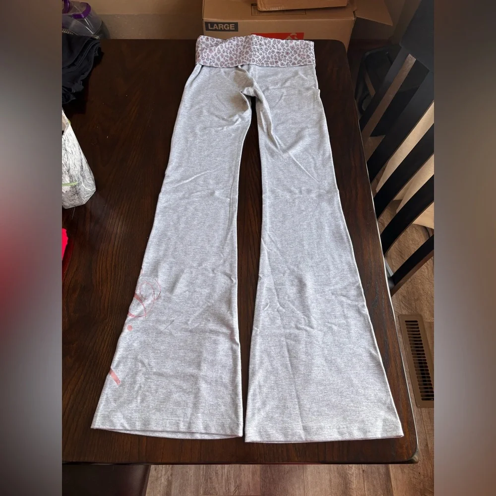PINK Victoria's Secret Light Gray Women’s  Bottoms with Pink Accents - Picture 2 of 4